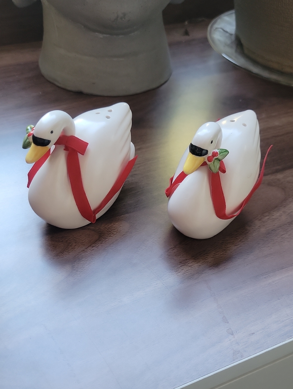 Vintage White Swan Salt and Pepper Shaker Set with Red Ribbon Accent